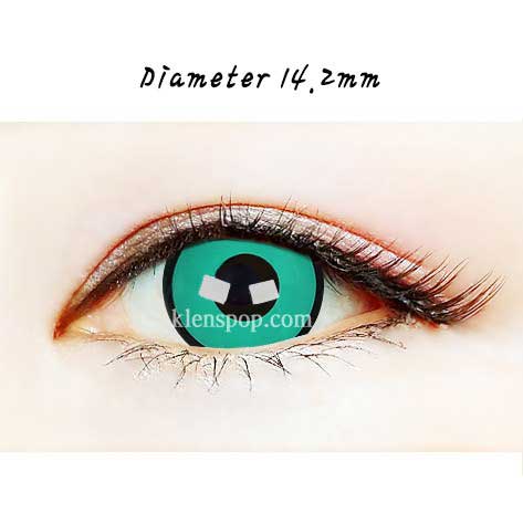 Close-up-Image-of-eye-SF-95-Green-Halloween-Contact-Lenses