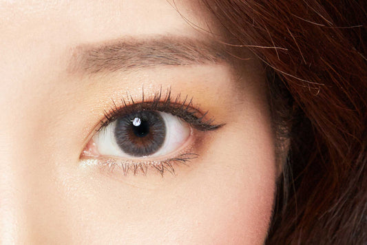 Close-up-Image-of-eye-Aria-Cotton-Grey-2Pcs-Monthly-Colored-Contacts