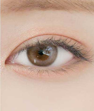 Close-up-Image-of-eye-Credit-Ash-Brown-2pcs-Monthly-Colored-Contacts