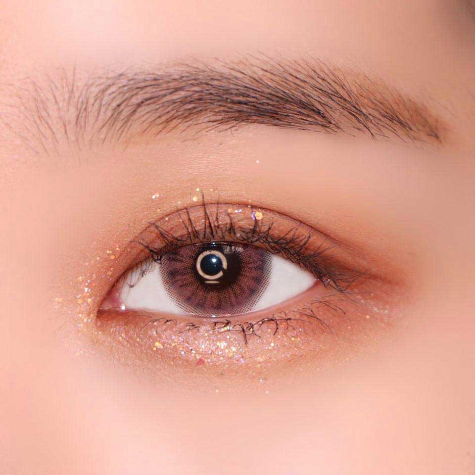 Close-up-Image-of-eye-Iwwinka-Pink-Brown-2pcs-Monthly-Colored-Contacts