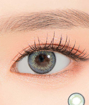 Close-up-Image-of-eye-Iwwitch-Ocean-Blue-2pcs-Monthly-Colored-Contacts