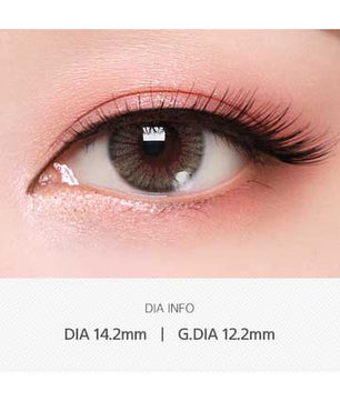 Close-up-Image-of-eye-Pin-Up-Olive-1pcs-3-Monthls-Colored-Contacts