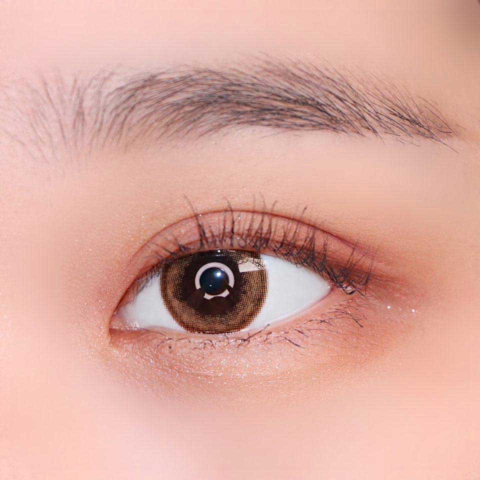 Close-up-Image-of-eye-School-Ring-Brown-2pcs-Monthly-Colored-Contacts