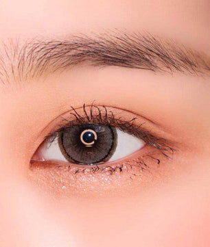 Close-up-Image-of-eye-Sharing-Brown-2pcs-Monthly-Colored-Contacts