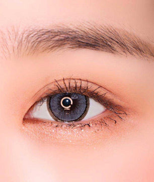 Close-up-Image-of-eye-Sharing-Grey-2pcs-Monthly-Colored-Contacts